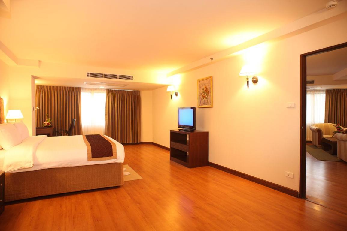 Hotel Furama 4*